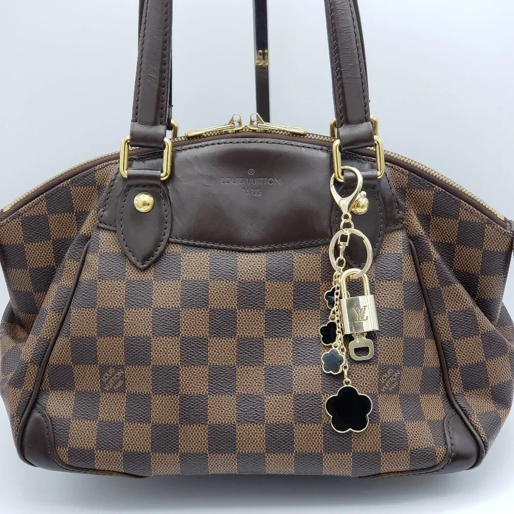 Authentic Louis Vuitton Lock & Key Gold ✨Unbranded Flower Keychain Bag Charm LV - Picture 3 of 15